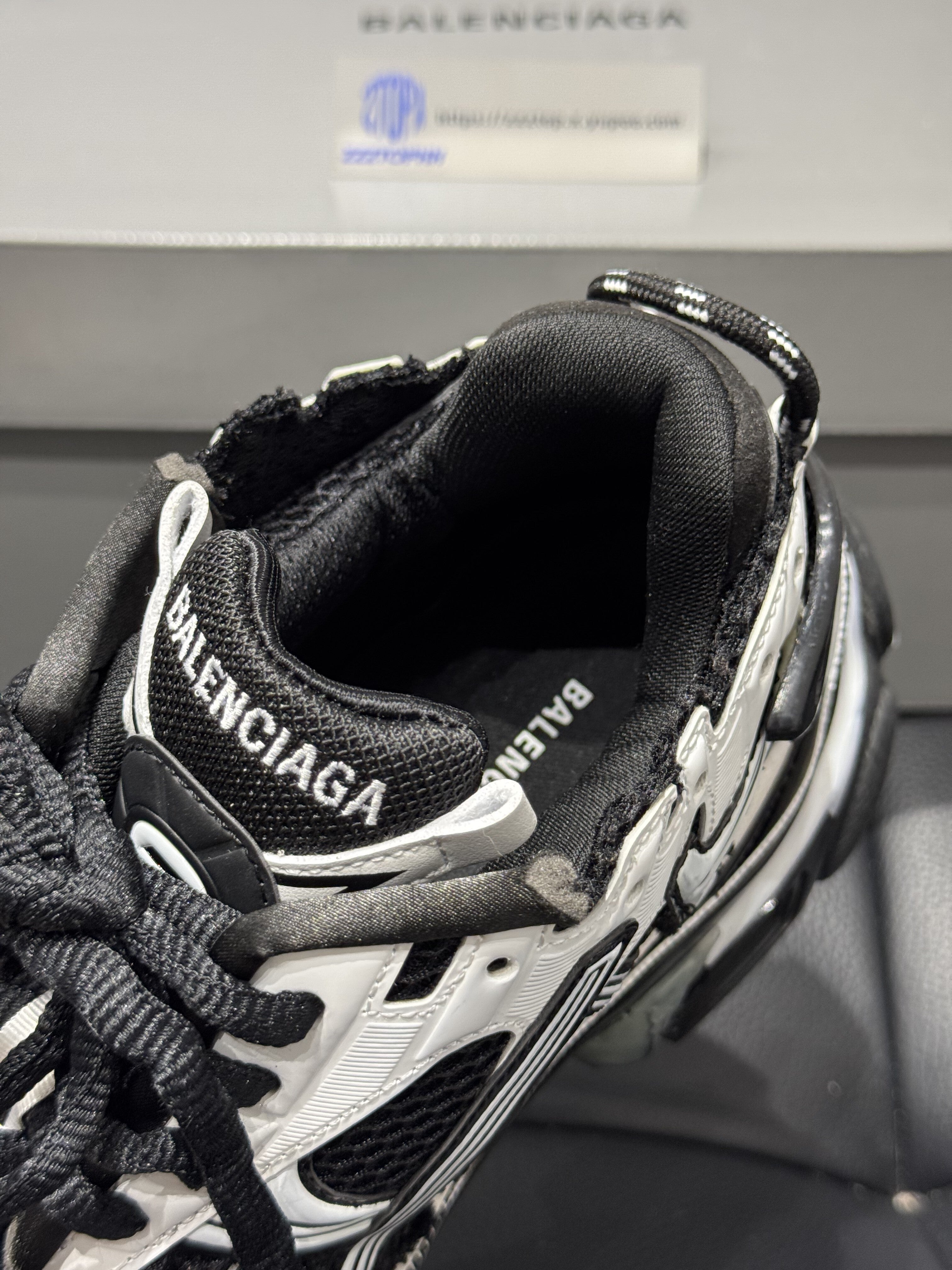Balenciaga - Sneakers Runner