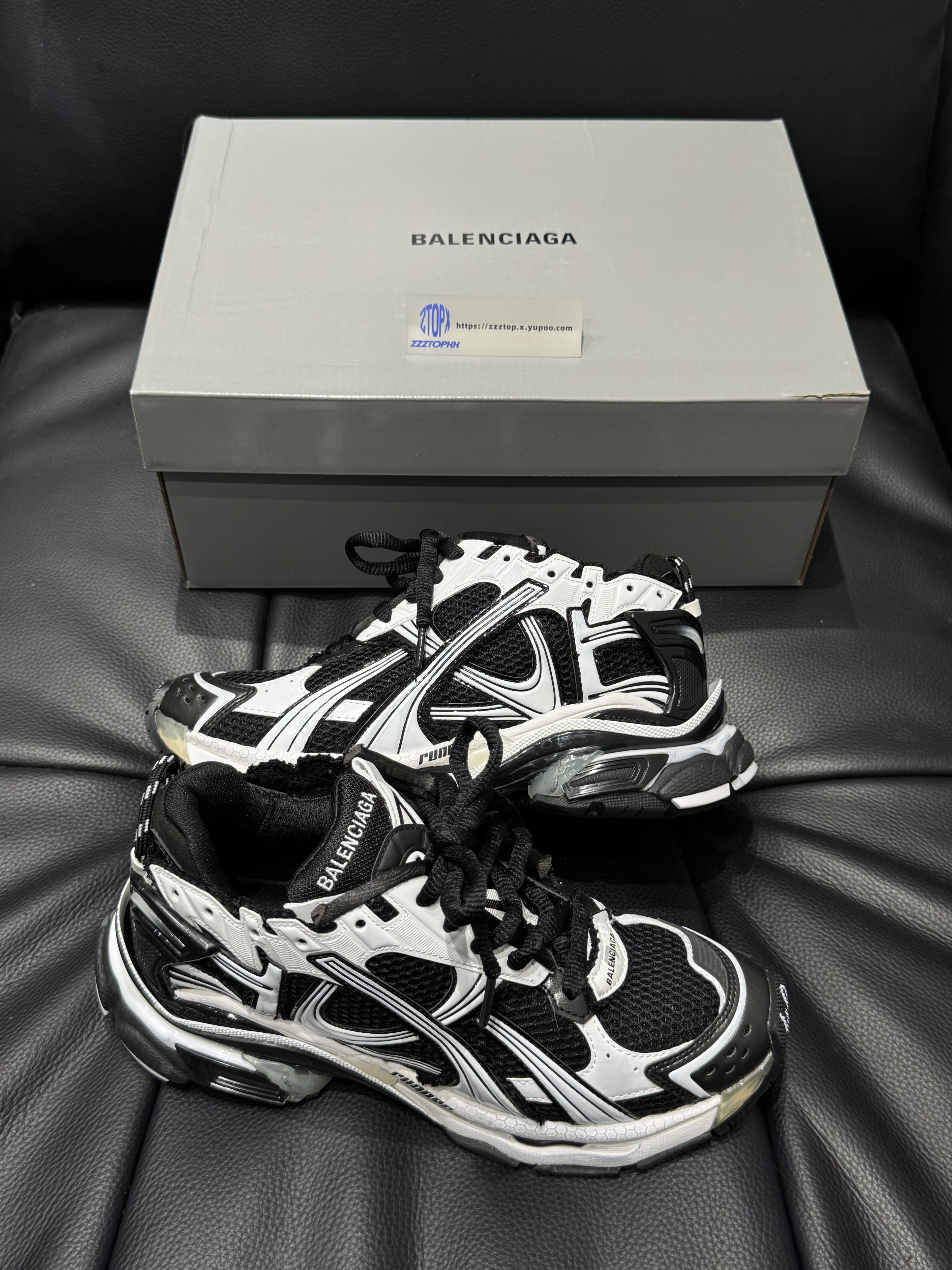 Balenciaga - Sneakers Runner