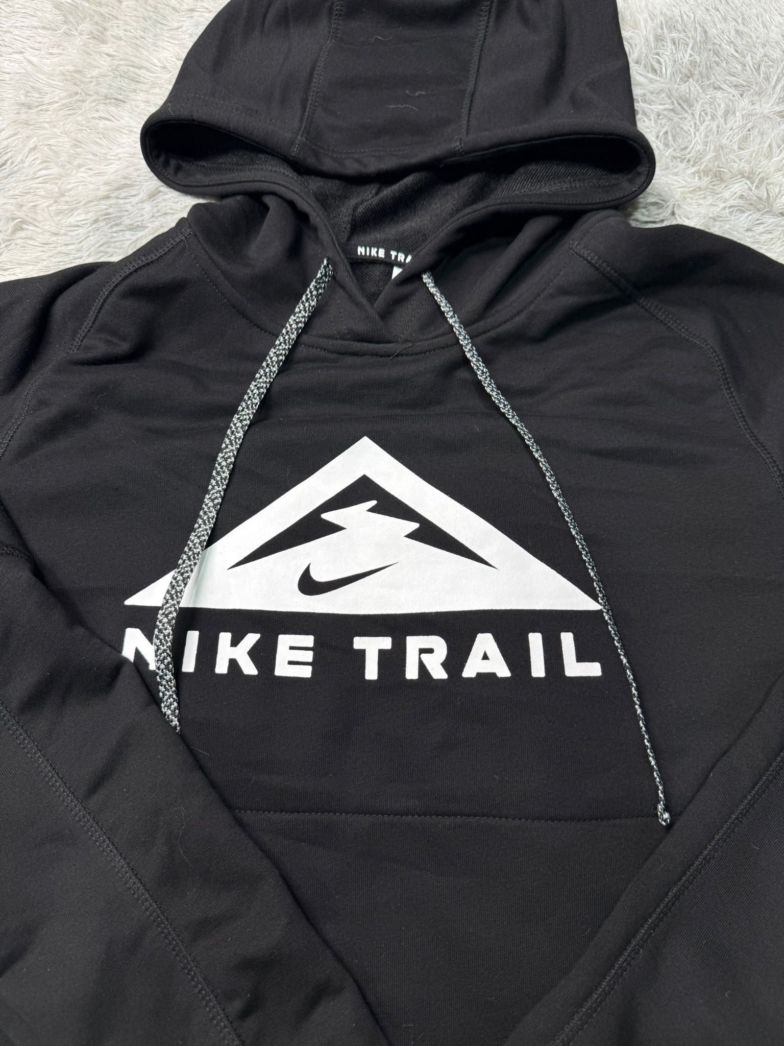 Pull Nike Trail