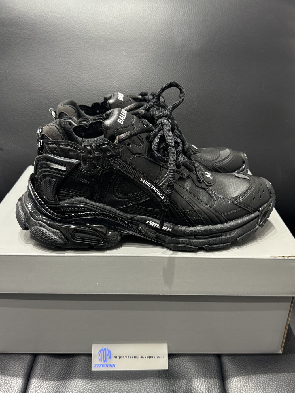 Balenciaga - Sneakers Runner