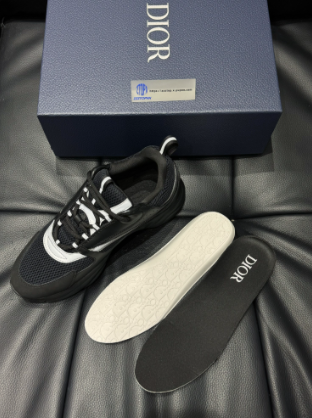 B22 Black Dior sneakers