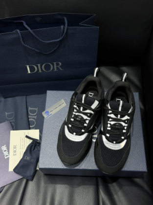 B22 Black Dior sneakers