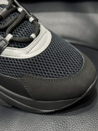 B22 Black Dior sneakers