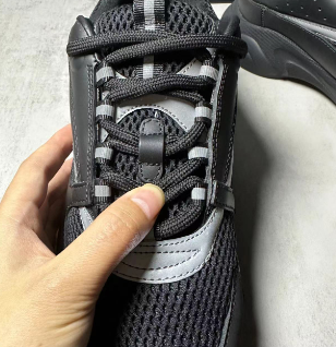 B22 Black Dior sneakers
