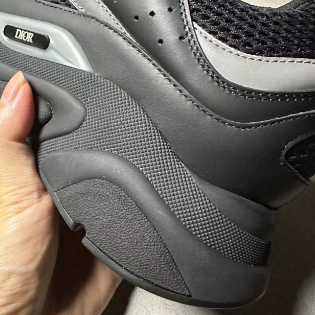 B22 Black Dior sneakers