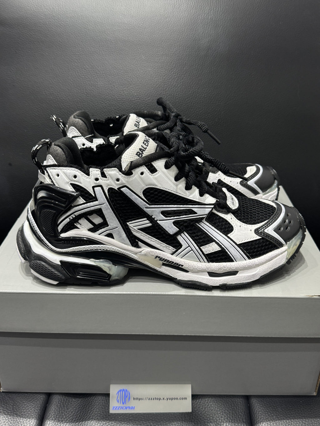 Balenciaga - Sneakers Runner