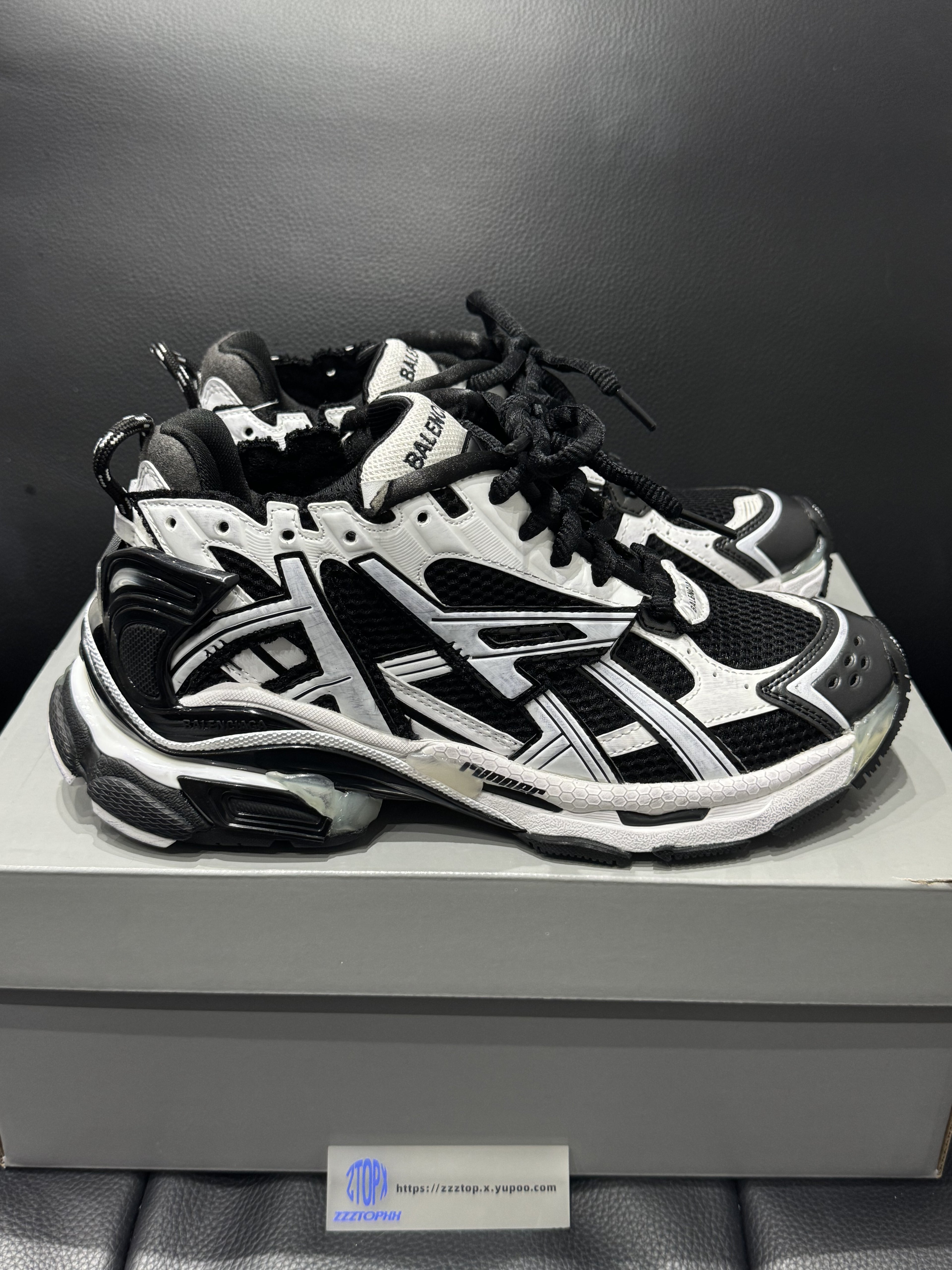 Balenciaga - Sneakers Runner