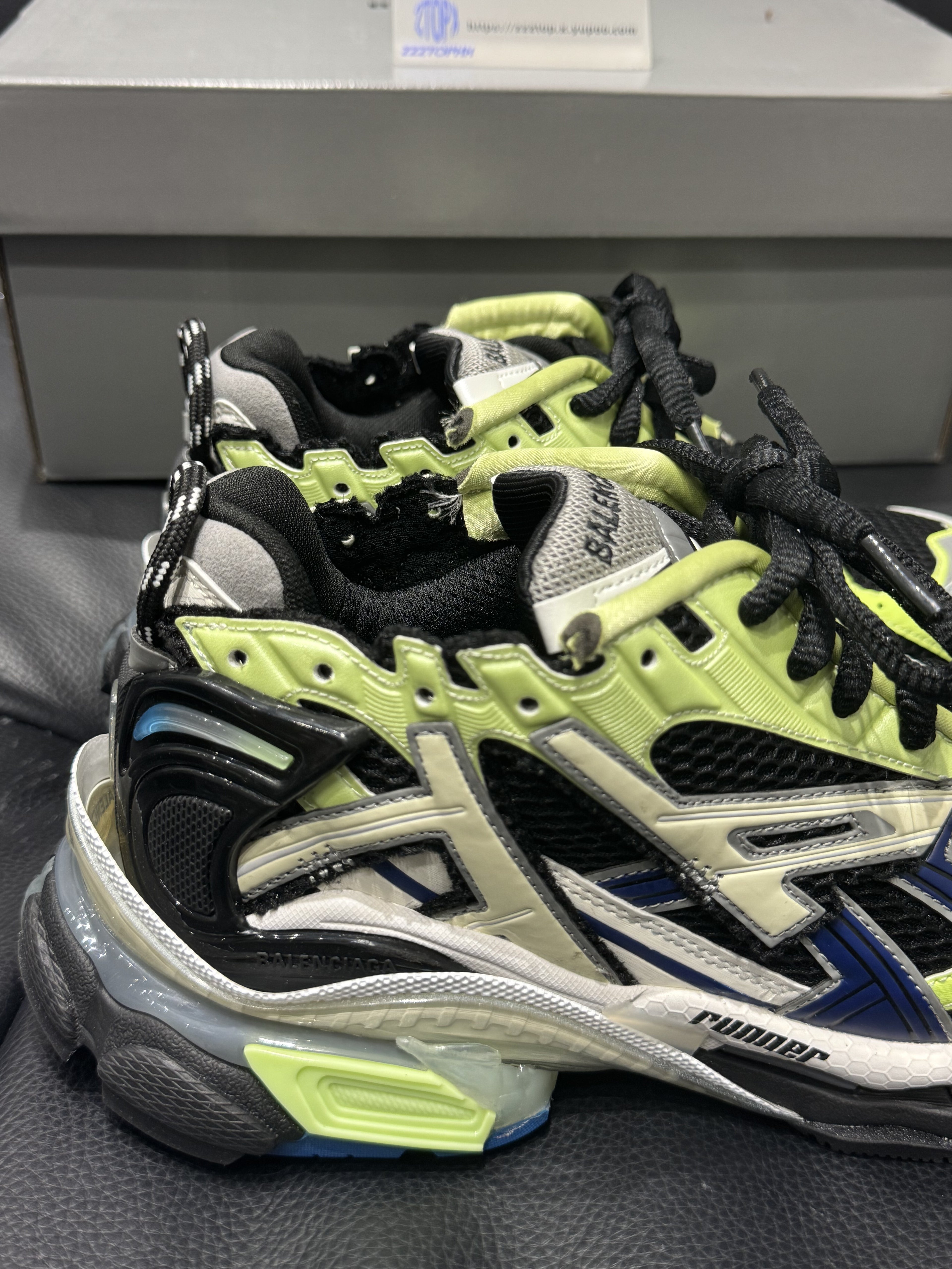 Balenciaga - Sneakers Runner