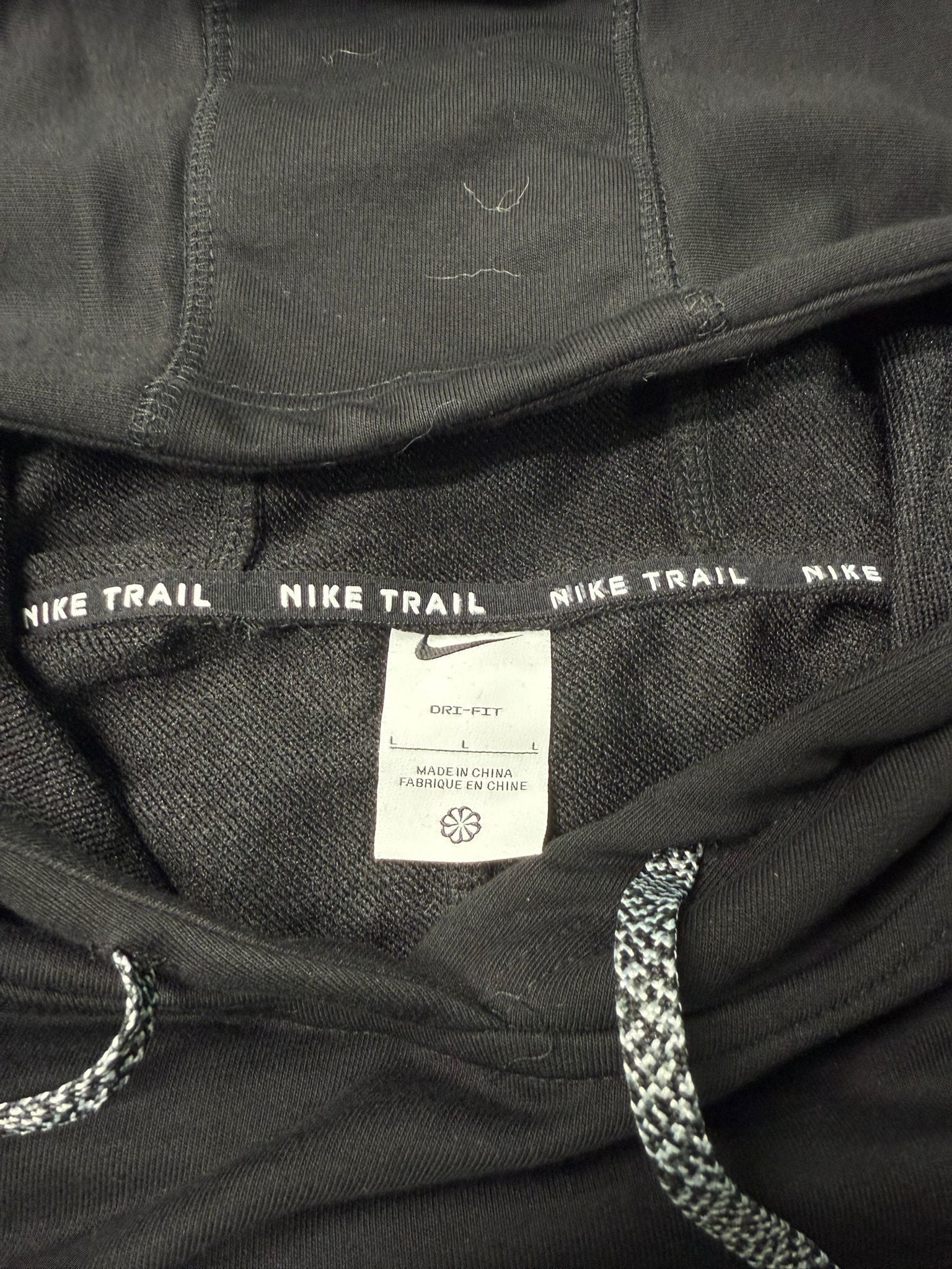 Pull Nike Trail
