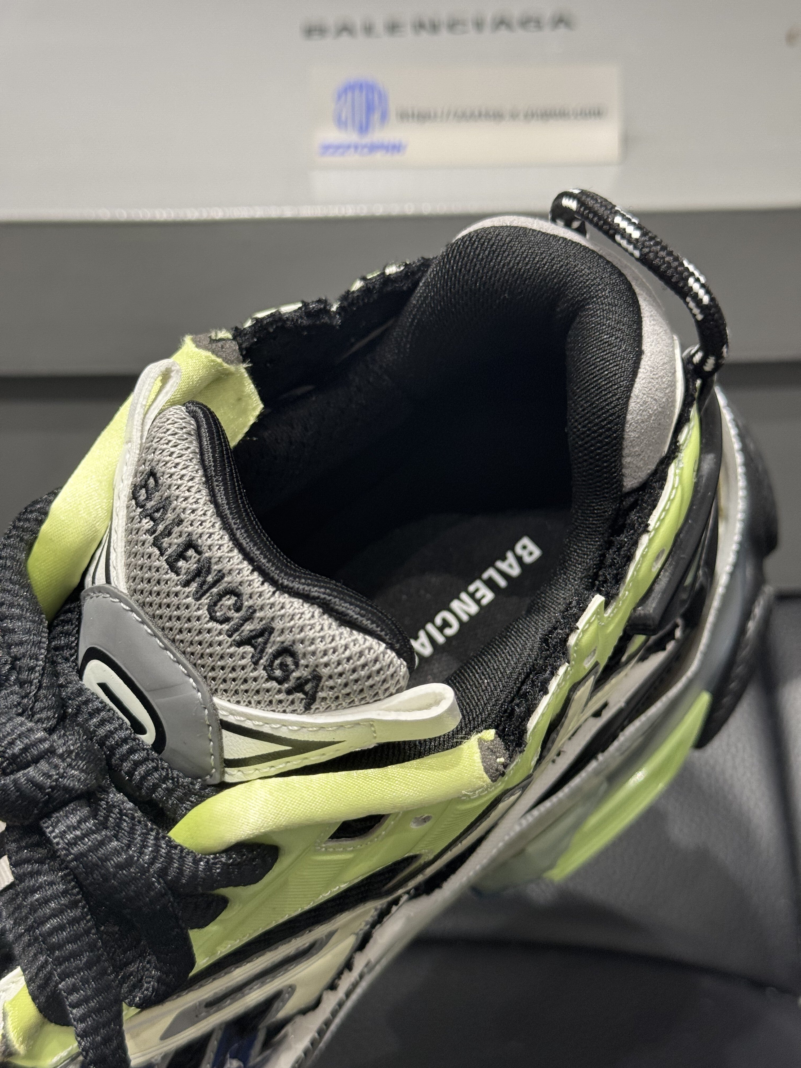 Balenciaga - Sneakers Runner